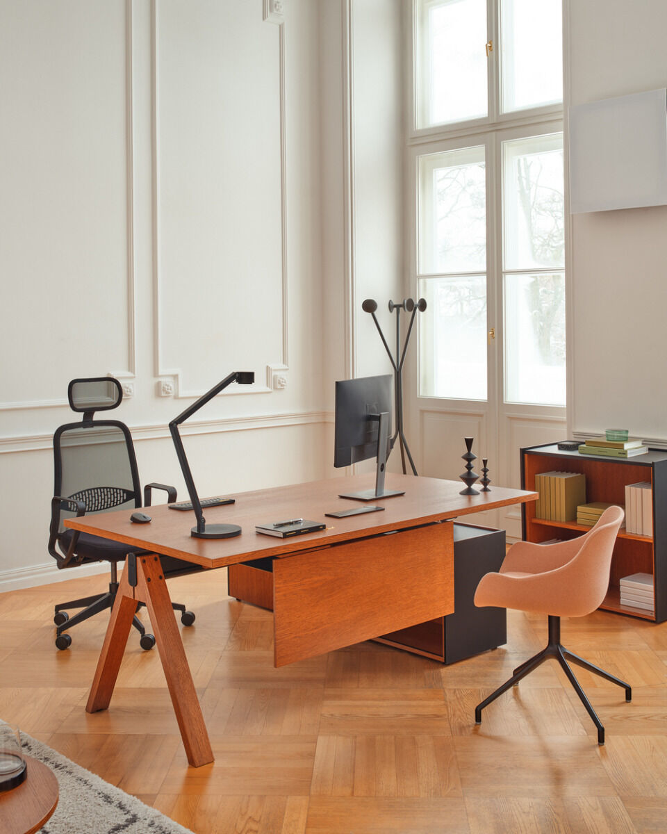 Biurko executive Viga z fotelem Hi Drive